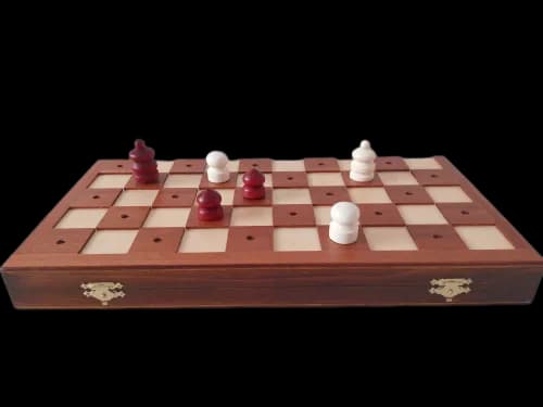 Warcaby dla niewidomych: jak grać i gdzie kupić idealne zestawy