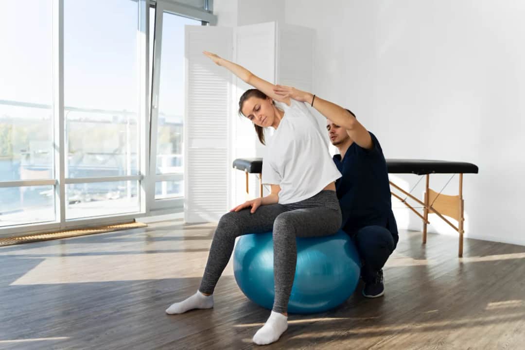 Jak wygląda rehabilitacja kręgosłupa - kluczowe etapy i metody leczenia Jak wygląda rehabilitacja kręgosłupa - kluczowe etapy i metody leczenia